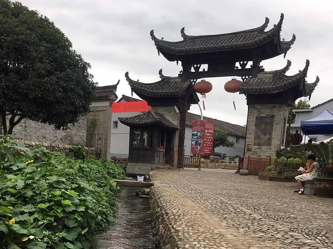 宝马大灯清洗装置拆解指南
